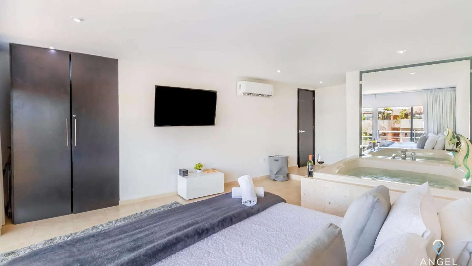 Magia Apartments, Resort-Style, Prime Location With Ocean Views! Playa del Carmen